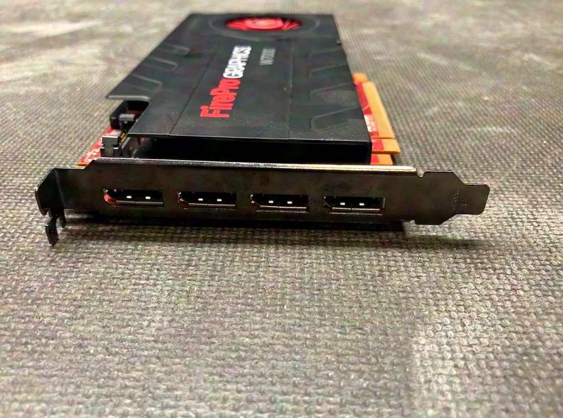 AMD W7000 graphics card, 4x Displayport