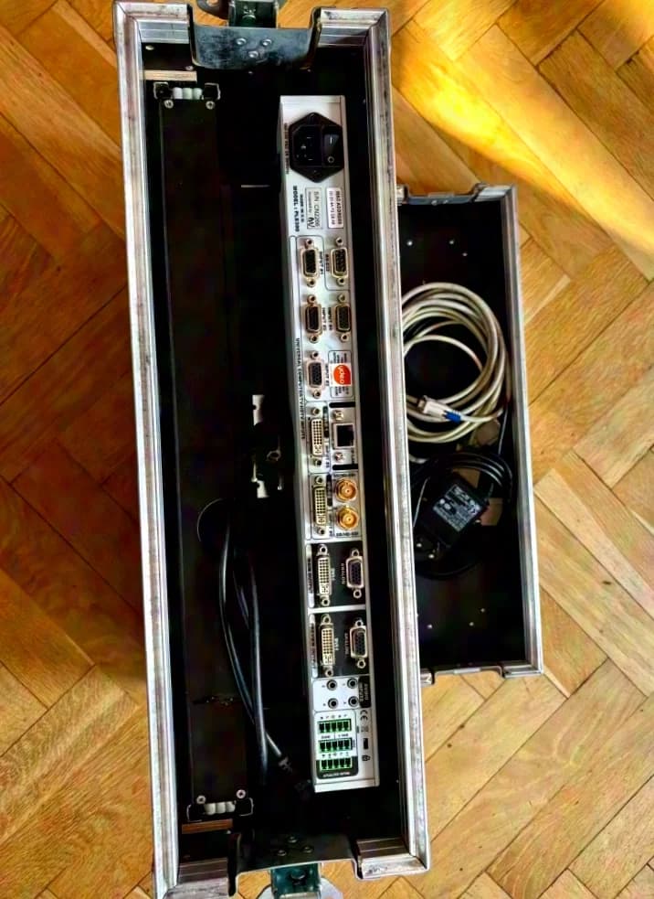 ANALOG WAY PULSE PLS 300 + RK300