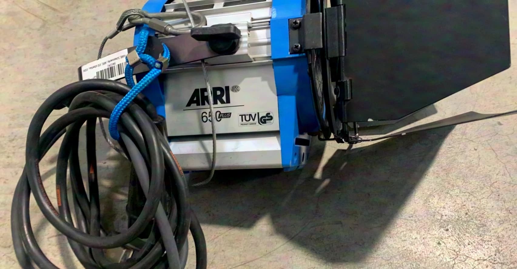 ARRI 650 incl. barndoor & used lamp