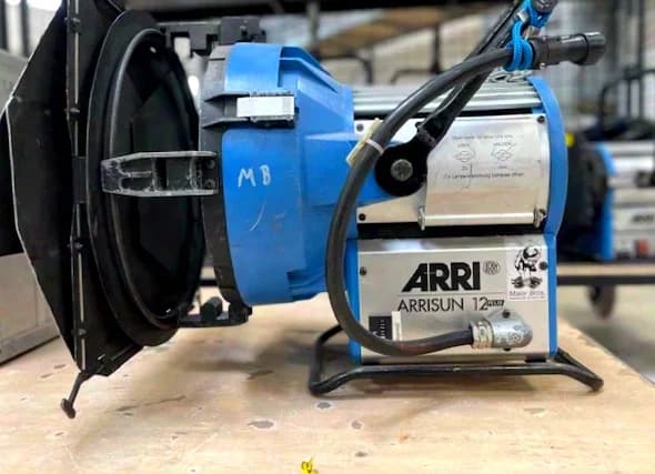 ARRI ARRISUN 1.2 KW PAR HMI Set