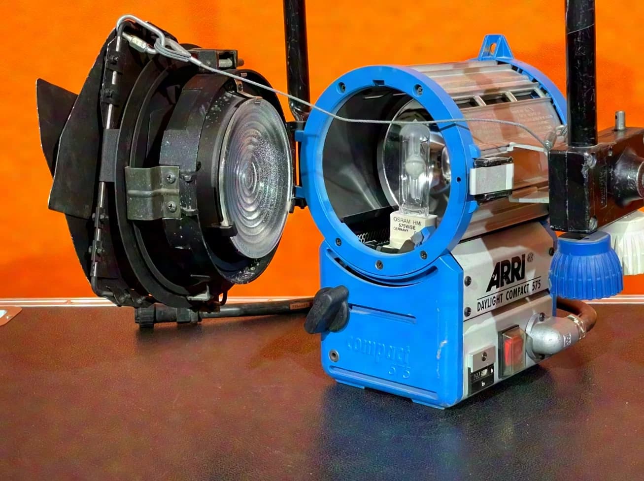 ARRI DAYLIGHT COMPACT 575 p.o. Daylight Fresnel Spotlight 575W