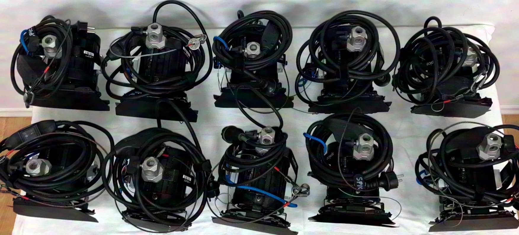 ARRI Junior 300 Plus / black / Fresnel lens