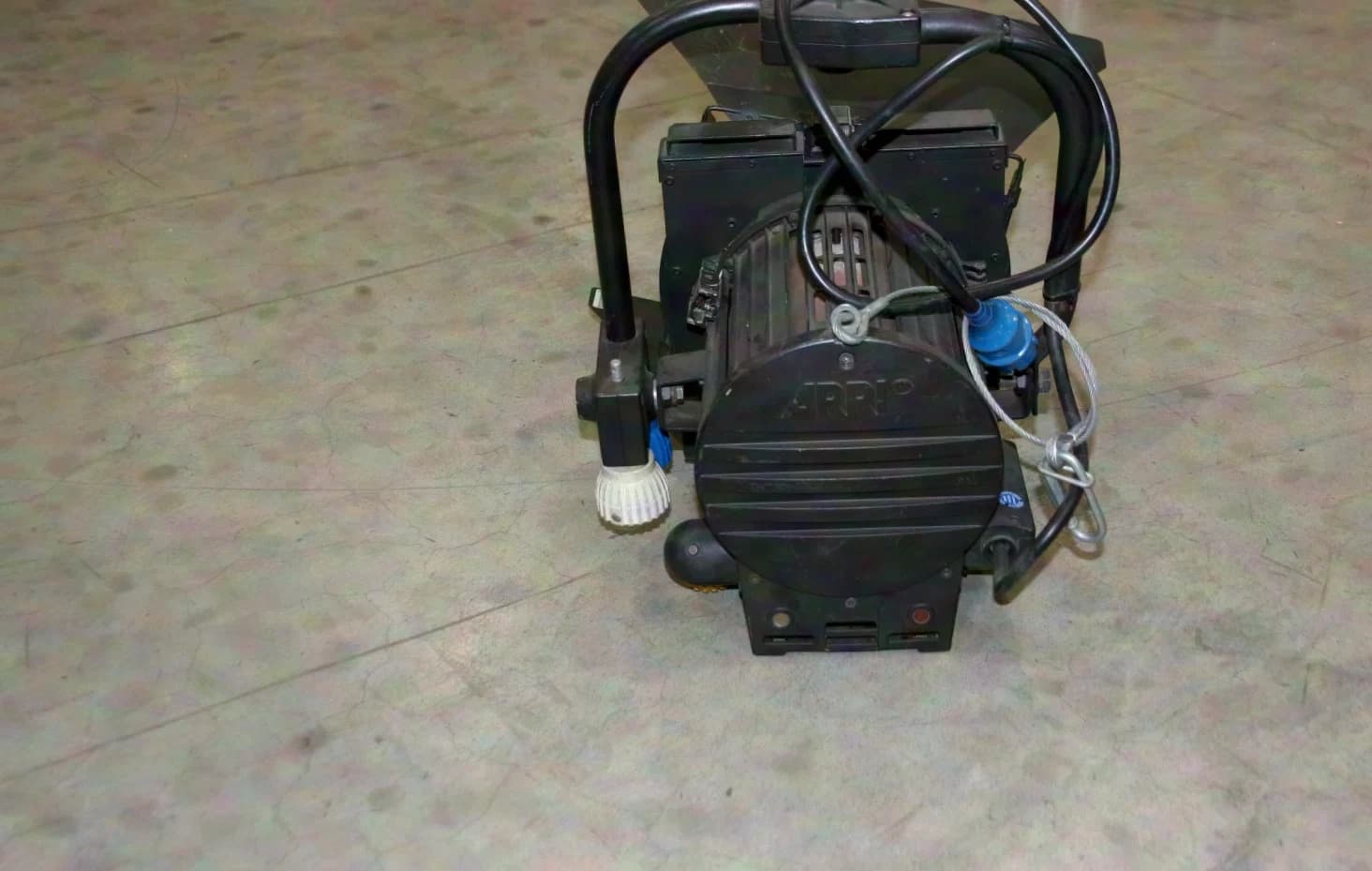 ARRI Studio Special Edition 1Kw + 2Kw P.O. Fresnel / Fresnel
