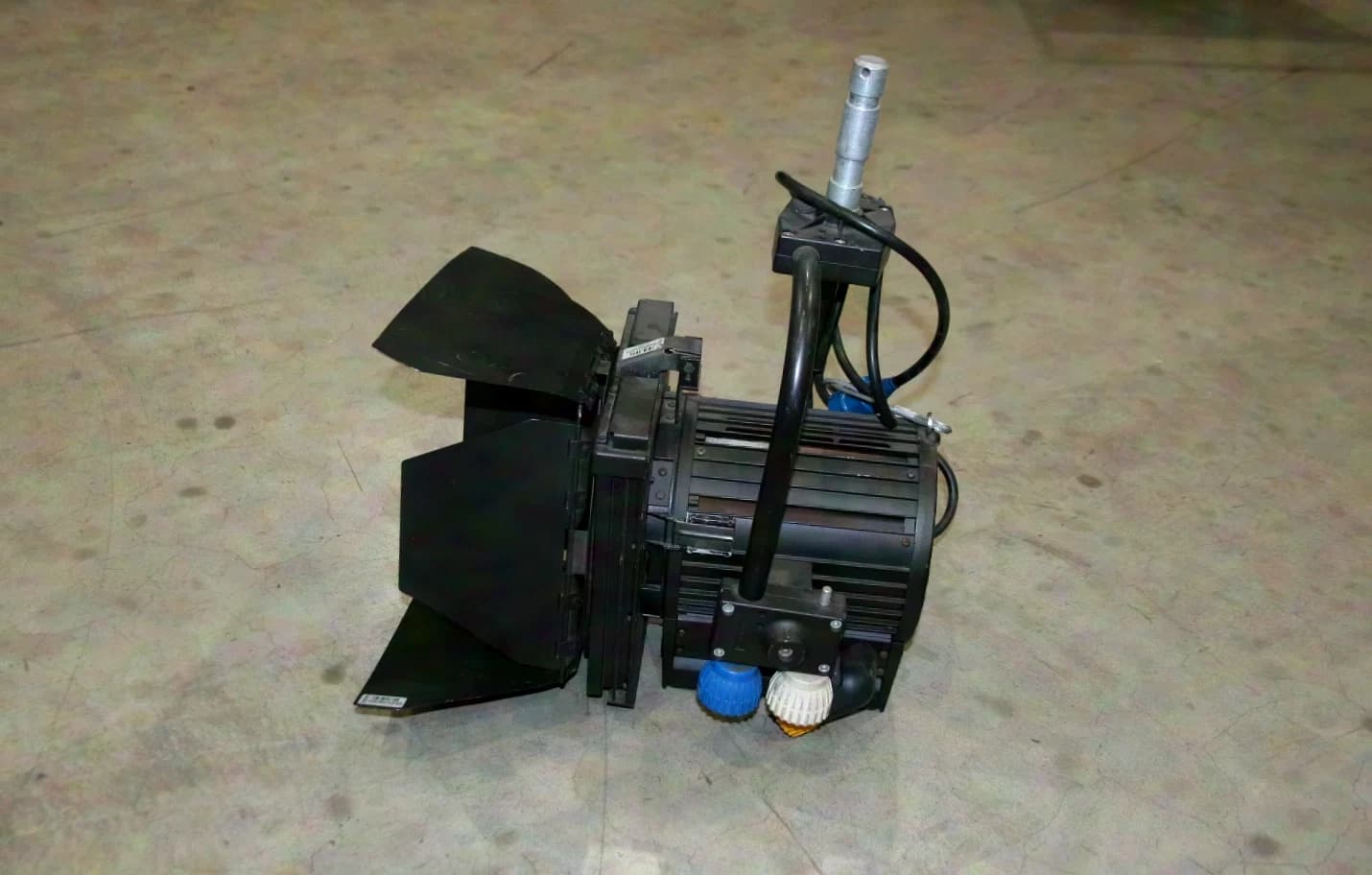 ARRI Studio Special Edition 1Kw + 2Kw P.O. Fresnel / Fresnel