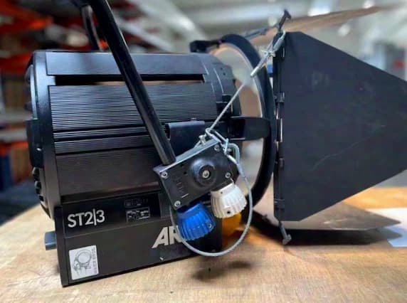 ARRI True Blue ST2/3 MAN black P.O.