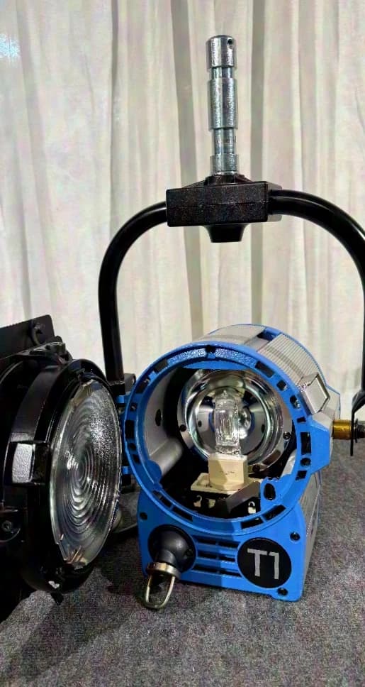 ARRI True Blue T1 PO/S 1000W