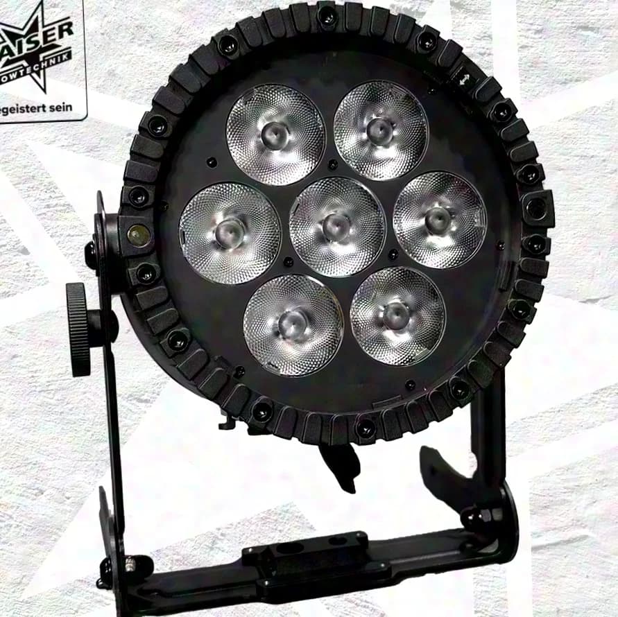 ASTERA 8-piece set AX9 PowerPAR IP65 105W RGBMA with Titan Engine 5150.- Euro