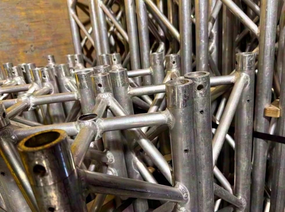 ATC SB29 PT-4 Straight Sections (approx. 200 linear metres) Corners, GroundSupport, Special Parts & Stage Roof