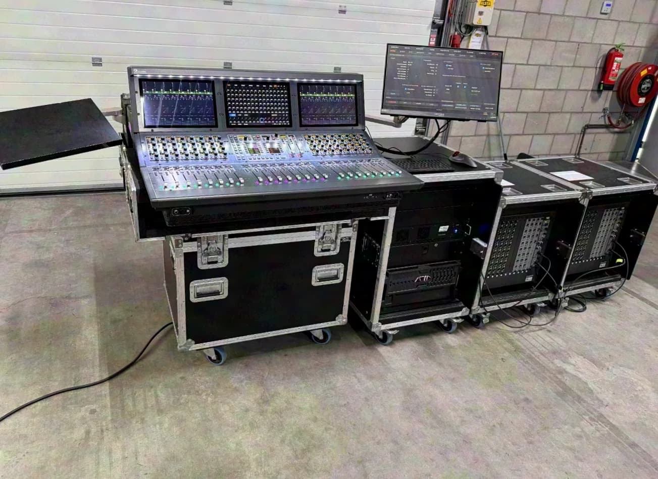 AVID Venue S6L-24D Package with Support Plan