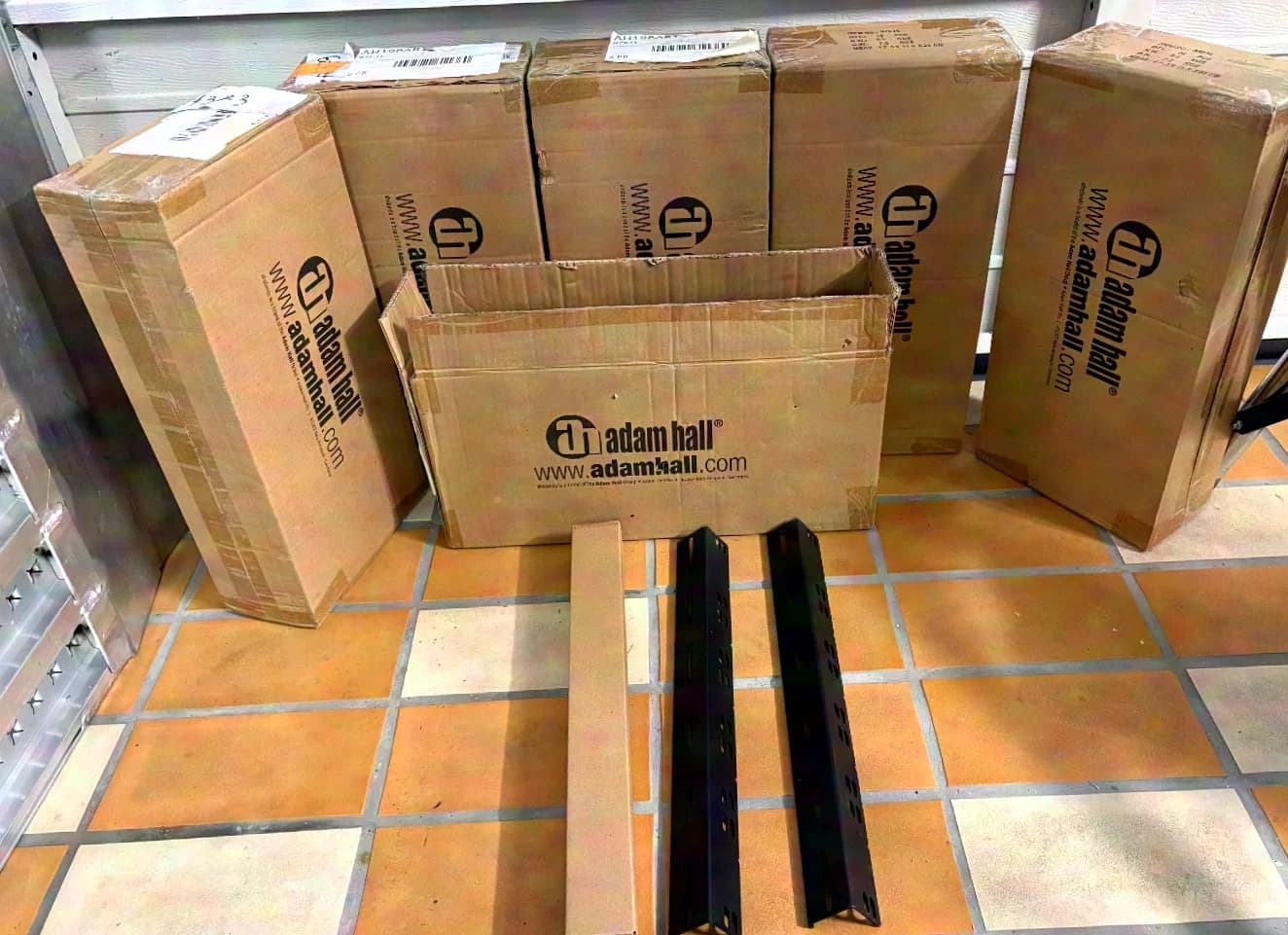 Adam Hall 876TL Rack M-Rail Rack Rails Set of 2, L: 450mm, 19''