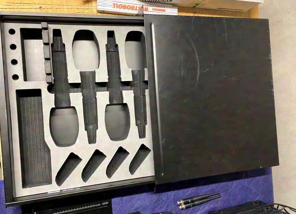 Adam Hall Rack Drawer 02 with Custom-Made Inlay for Sennheiser EW100 G3 Handheld and Bodypacks
