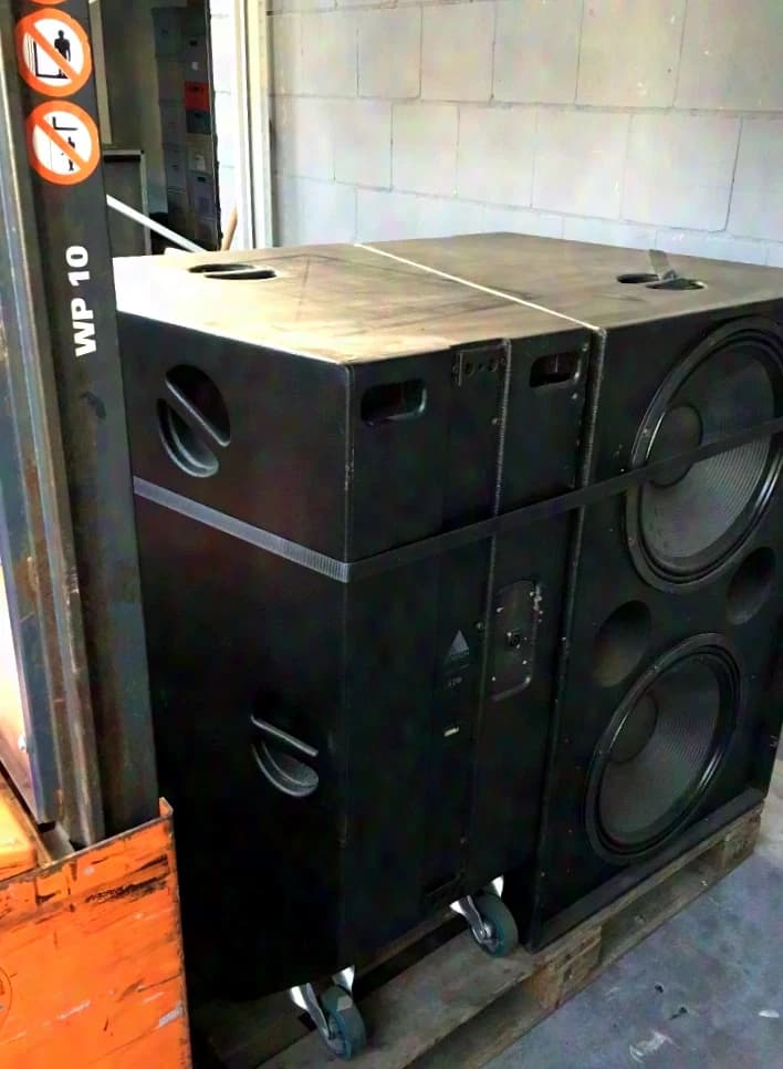 Adamson Adamson 4x MH212 4xS218 and 4x half-size double 18"