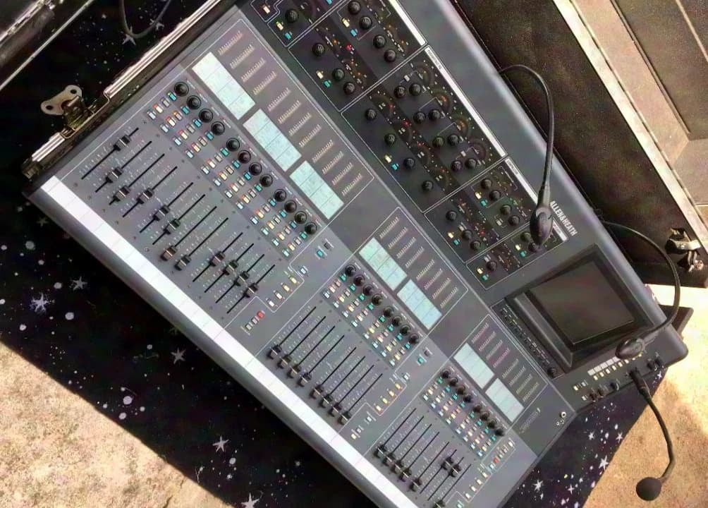 Allen & Heat i live T112 digital mixing console with iDR 48 Stage Box
