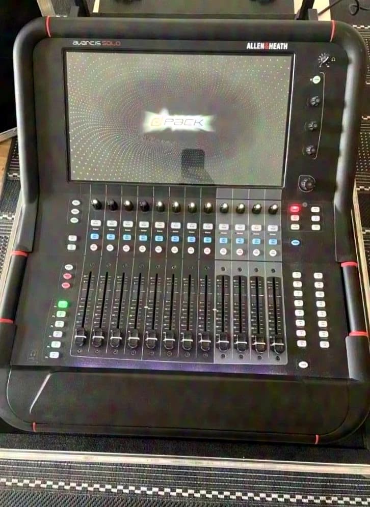 Allen&Heath Avantis Solo - Set with D-Pack / Dante / Waves / GX4816 / DX012