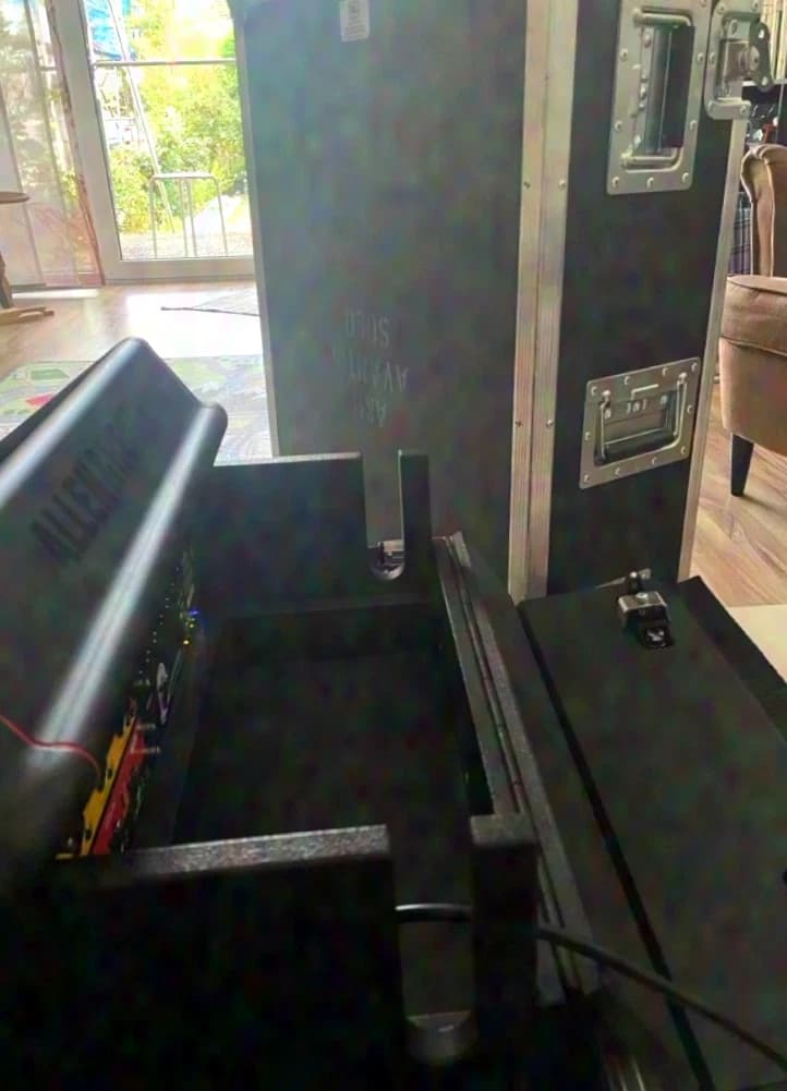 Allen&Heath Avantis Solo - Set with D-Pack / Dante / Waves / GX4816 / DX012