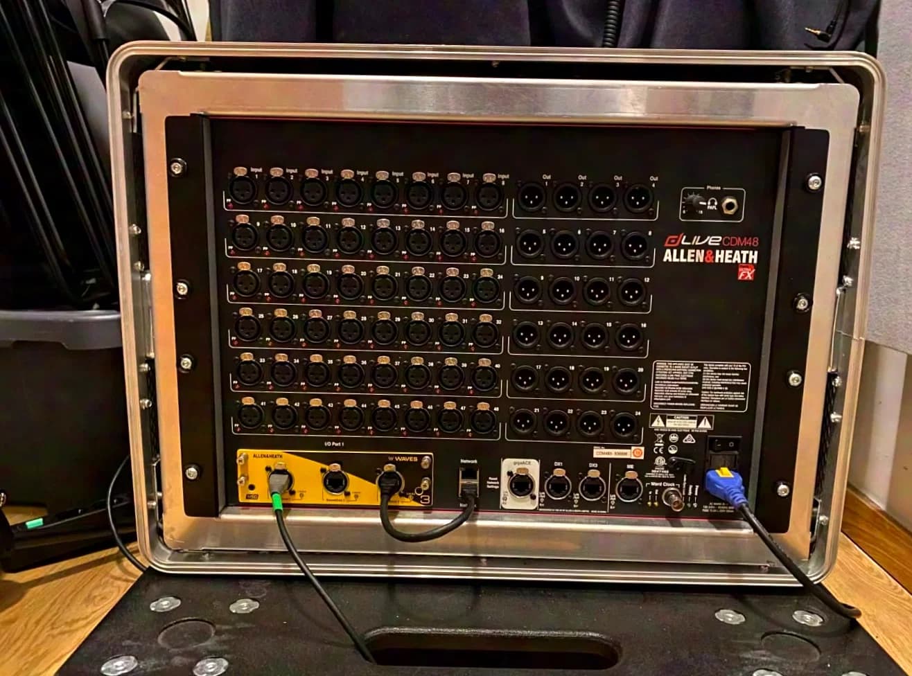 Allen&Heath CDM48 with RackUltra FX card and Waves V3 card