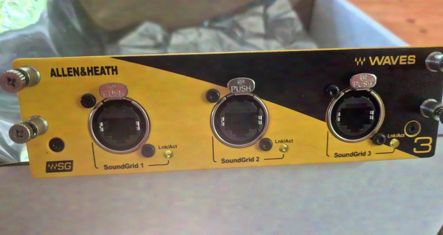 Allen & Heath DLIVE / Avantis Waves V3 card