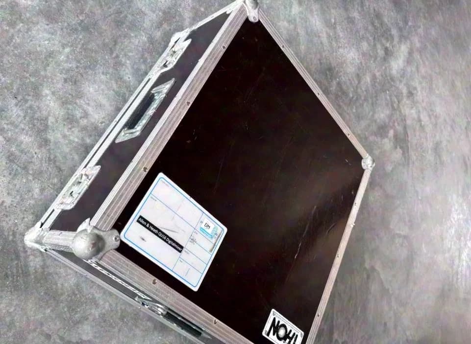 Allen & Heath QU 16 Chrome Edition incl. Flightcase