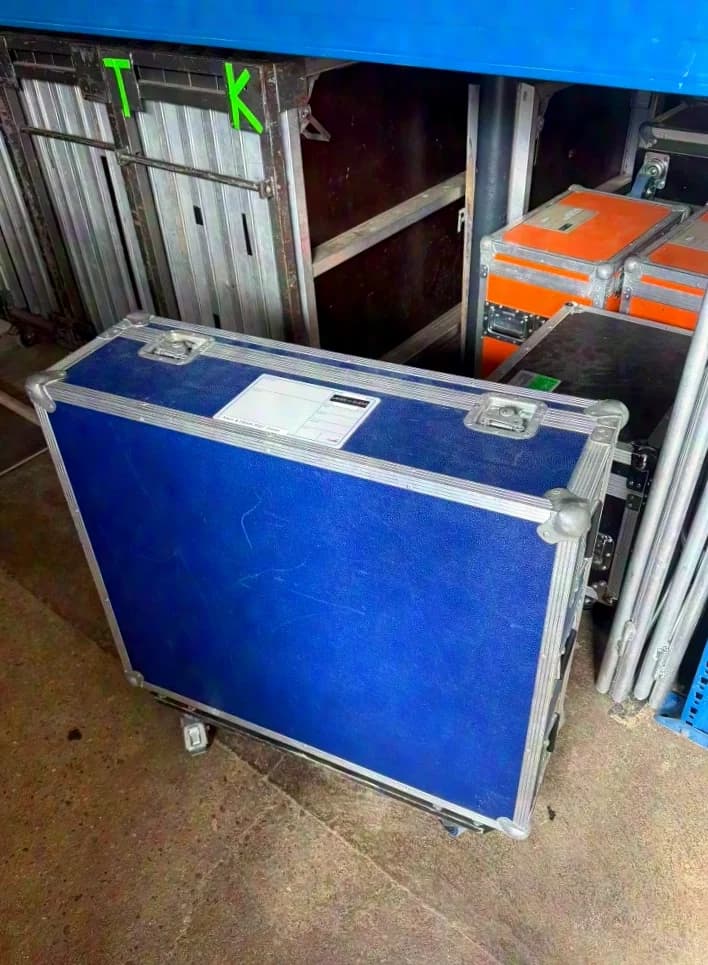 Allen & Heath SQ7 in Case