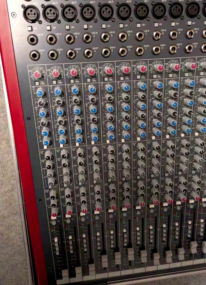 Allen & Heath ZED-428 mixing console