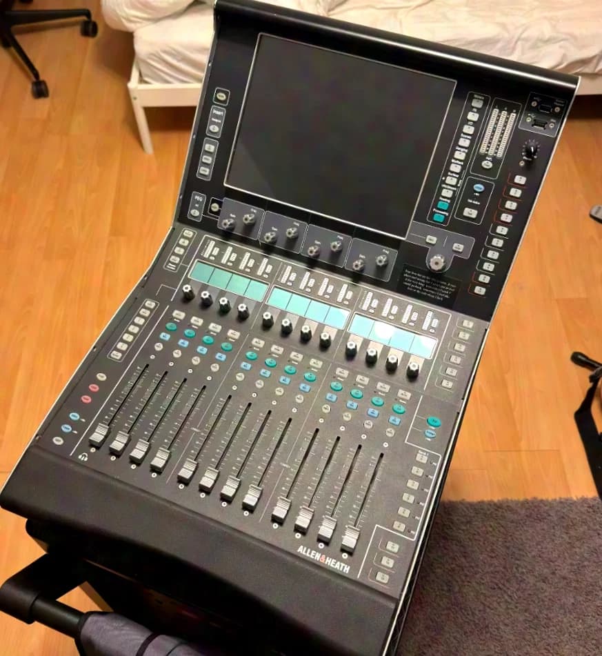 Allen & Heath dLive C1500 + CDM32-U