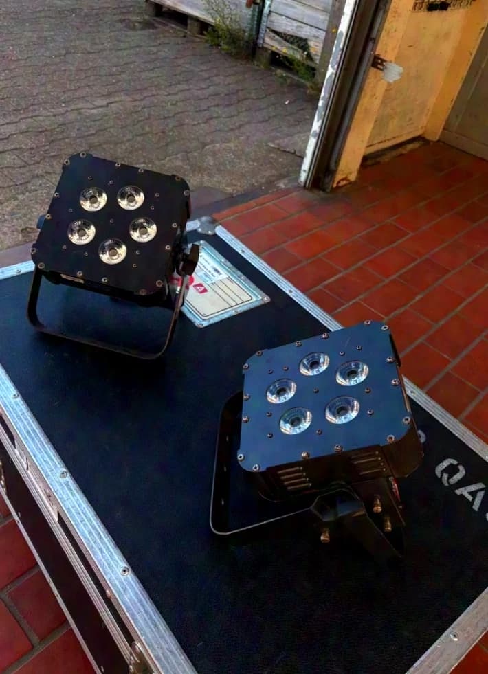 American DJ - ADJ QA 5 Black Battery LED Spot