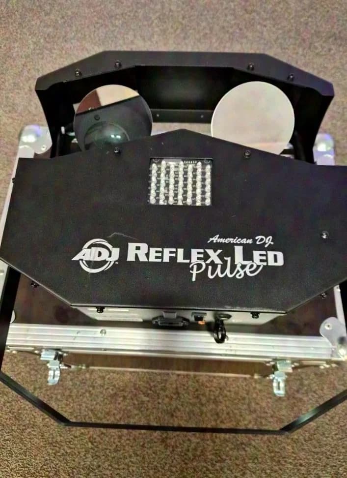 American DJ Relex Pulse, very cool Moonflower effect, standalone, 2 units in case, near-new condition.