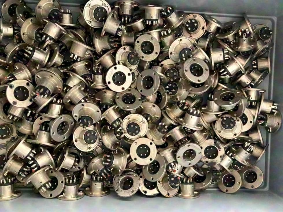 Amphenol EP 5 socket (male&female) Amphenol EP 5 socket (male&female)