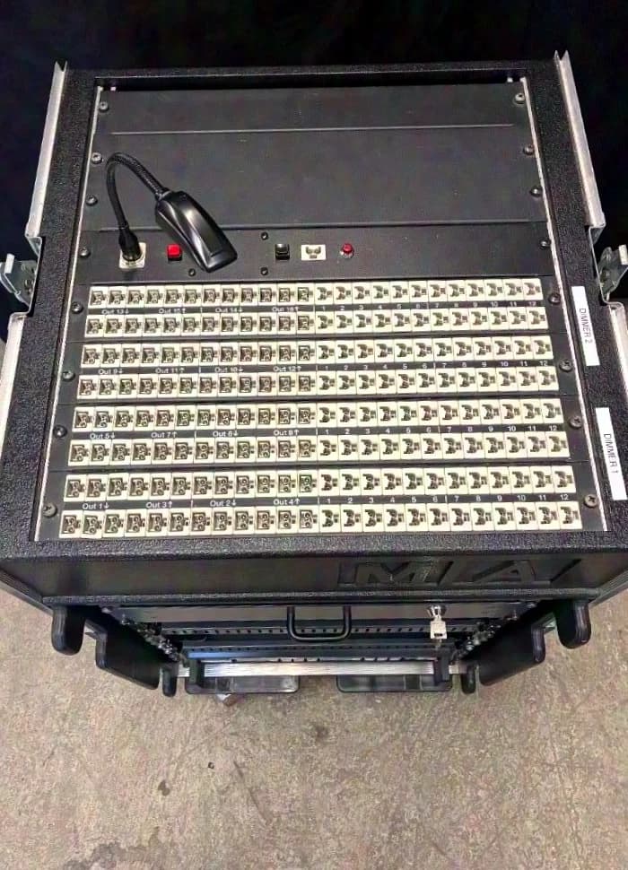 Amptown Case for 24 dimmer channels (MA) incl. hotpatch