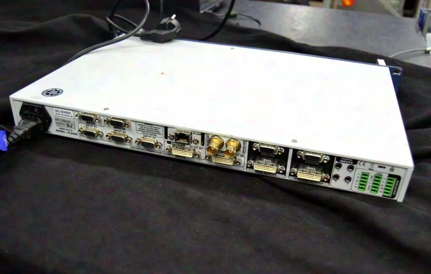 Analog Way Pulse LE / PLS200 Seamless Switcher