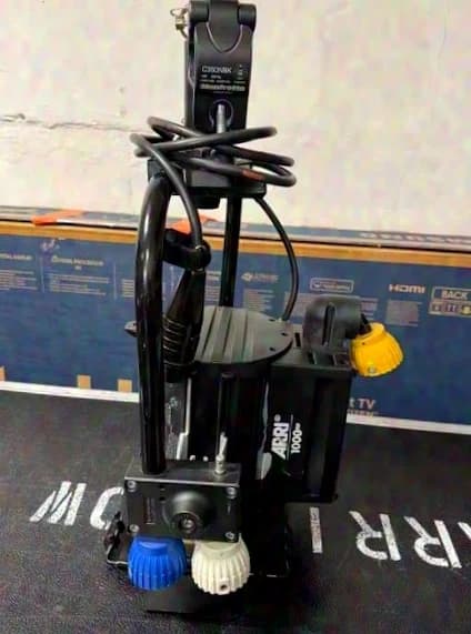 Arri 1KW P.O. 6 x pole-operated ARRI 1KW in good condition incl. 6-way ML-Case