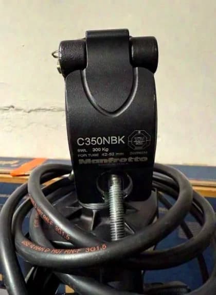 Arri 1KW P.O. 6 x pole-operated ARRI 1KW in good condition incl. 6-way ML-Case