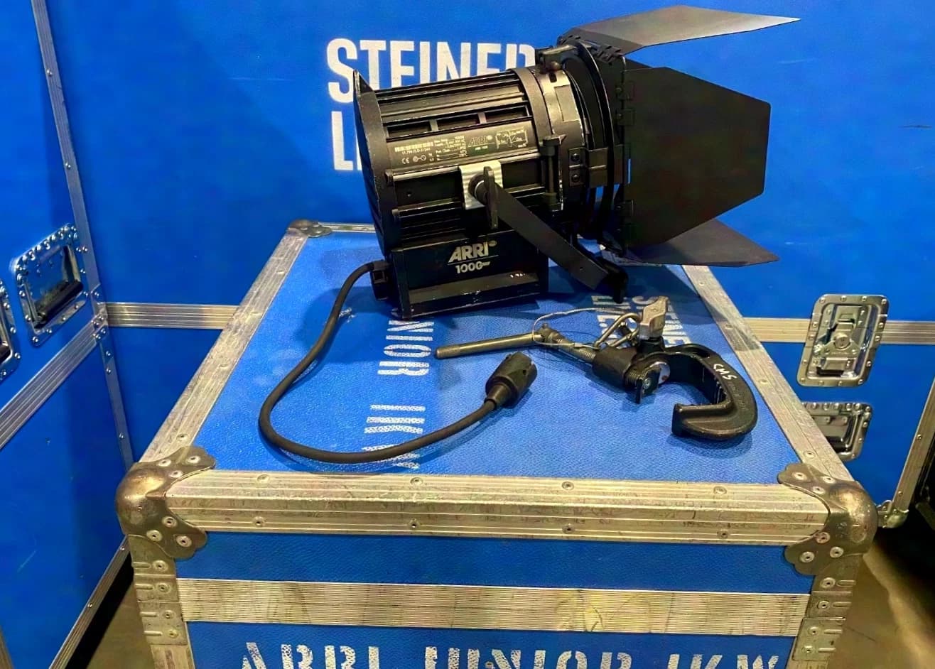 Arri Junior 1000+ Fresnel spotlight 1kW - Set of 4