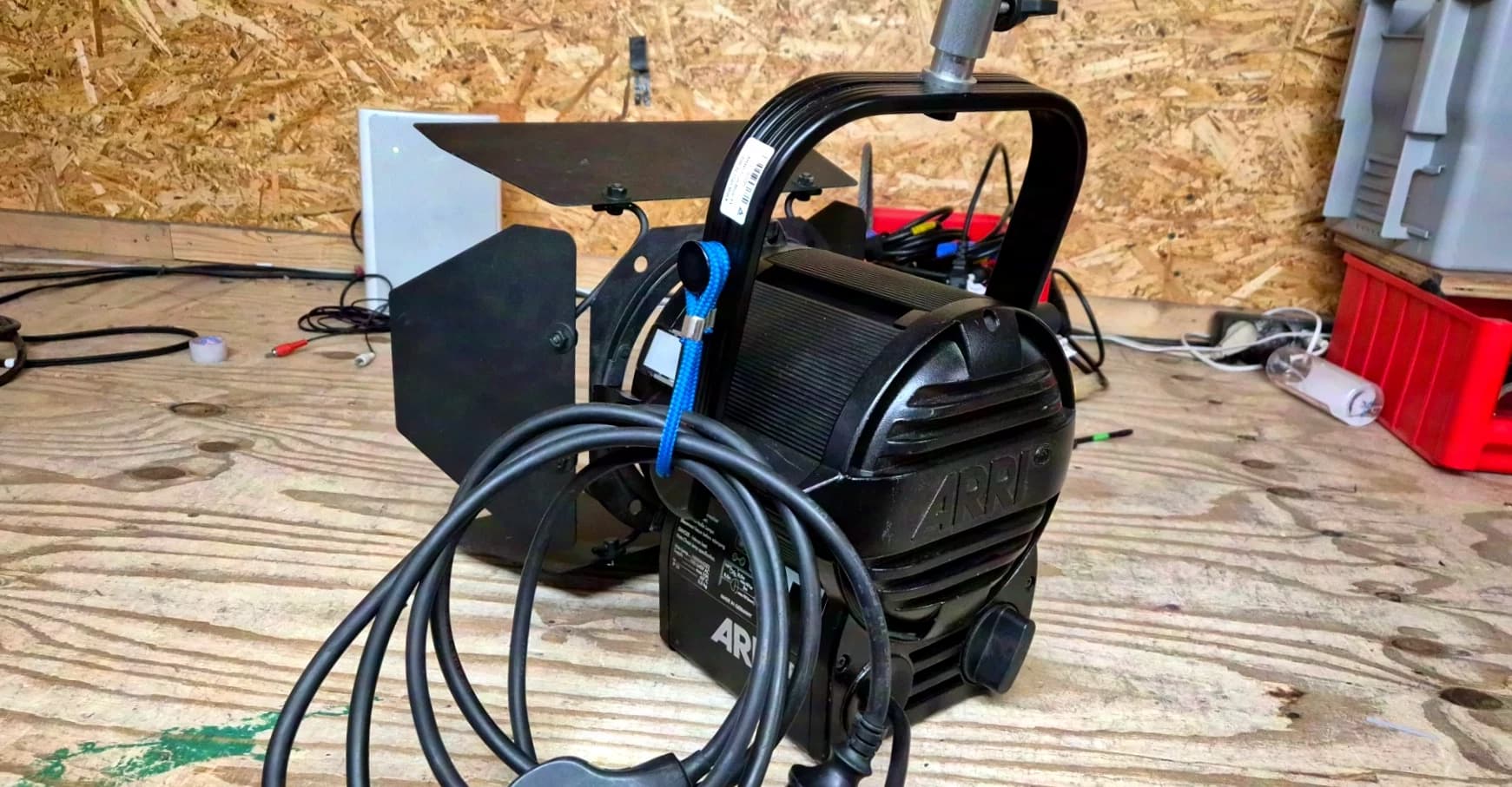 Arri T1 Black 1000W Fresnel