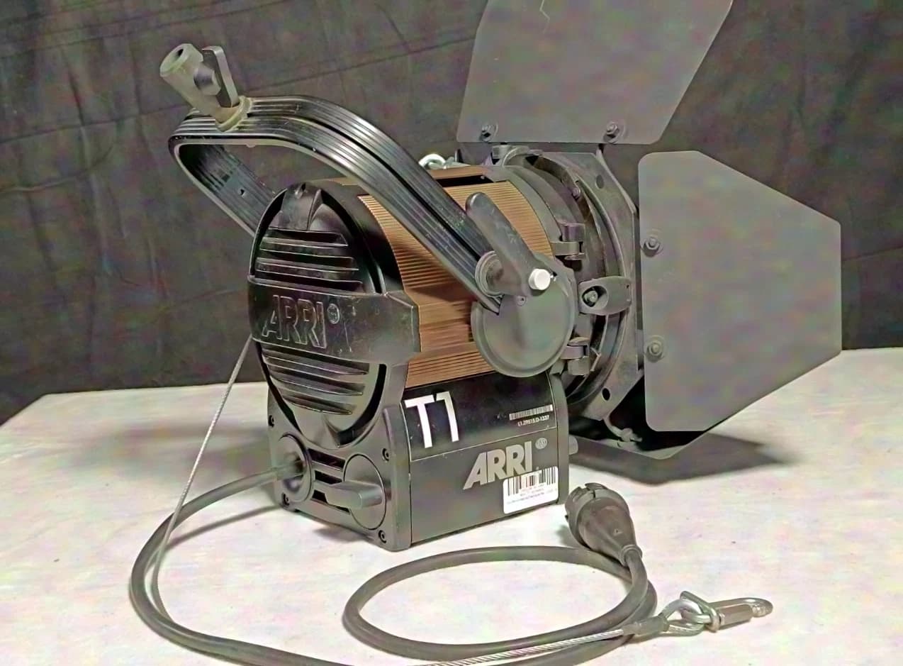 Arri T1 black, Fresnel spotlight 1000 W - set of 8