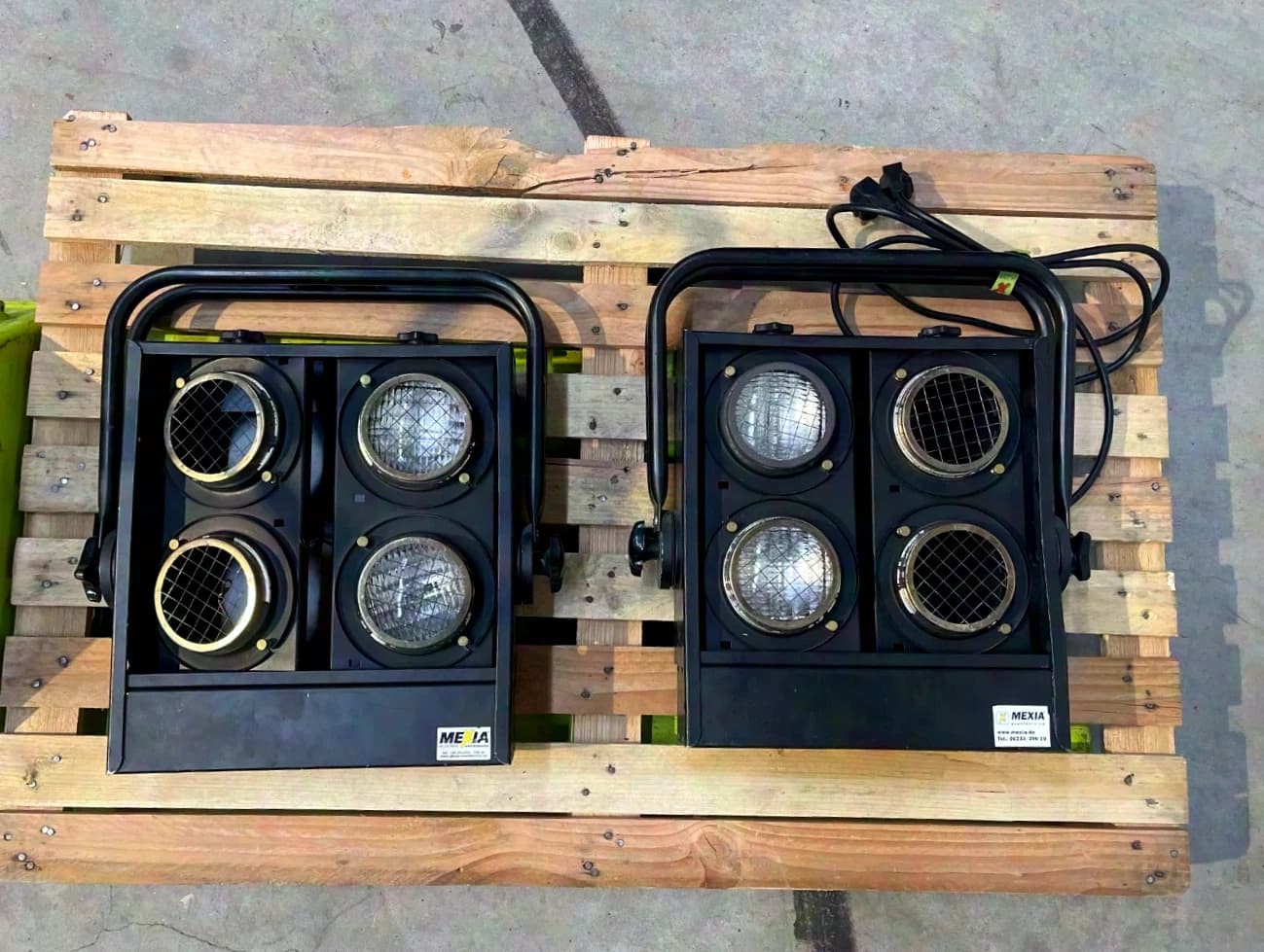 Audience Blinder 4-lite 120V / 650W