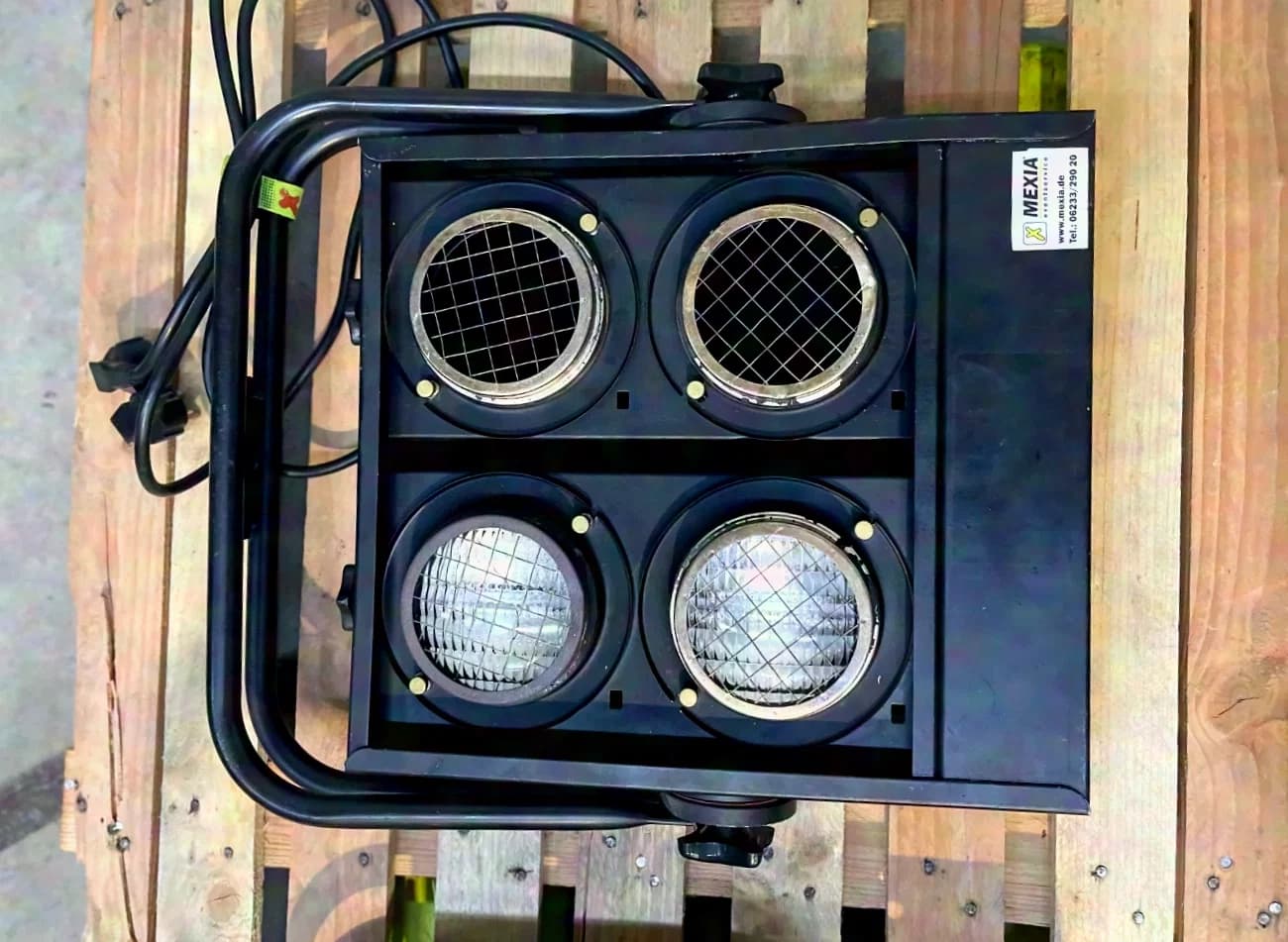 Audience Blinder 4-lite 120V / 650W