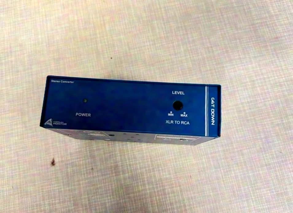Australian Monitor GETDOWN Stereo Converter: Balanced Line-Level Audio Signal to Unbalanced Consumer-Level Signal 1 piece
