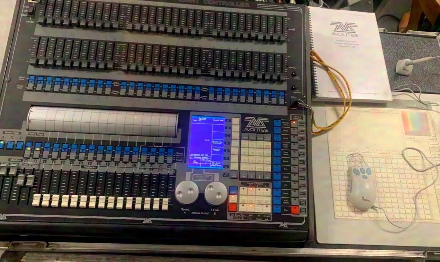 Avolites Pearl 2004 Moving Light Controller
