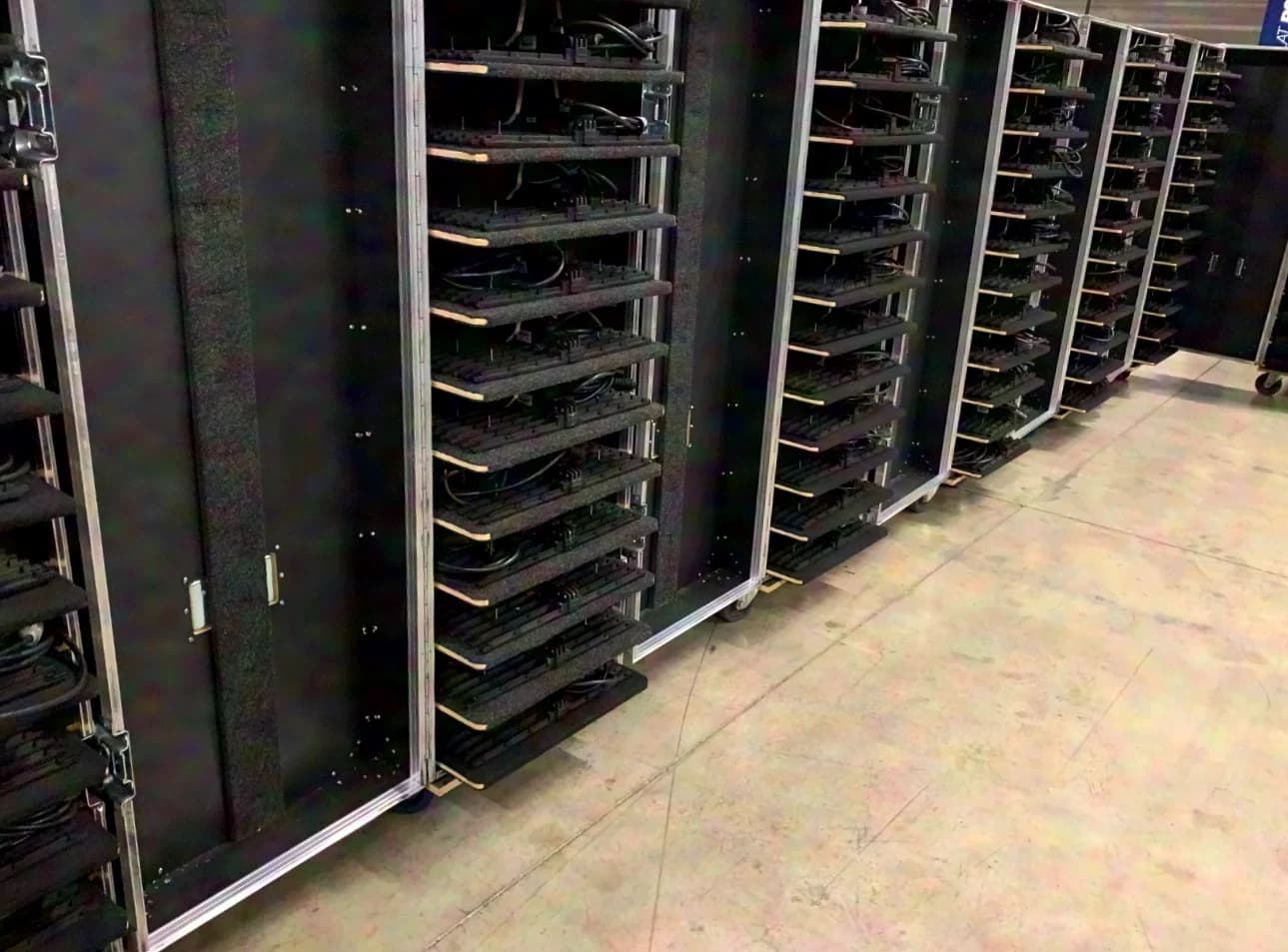 BARCO MiTRIX 424 LED panels, 252 units available