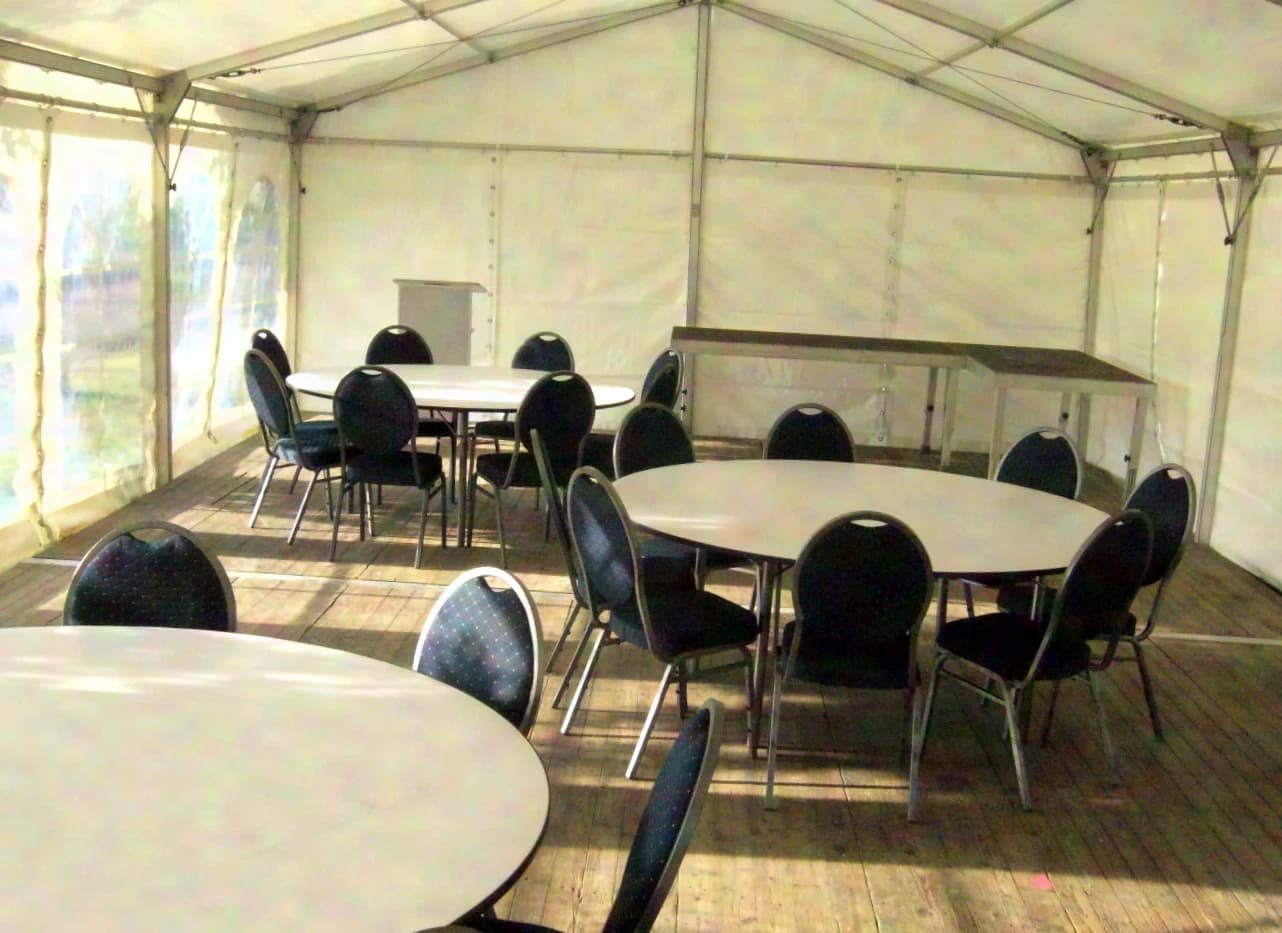 Round banquet tables 180 cm