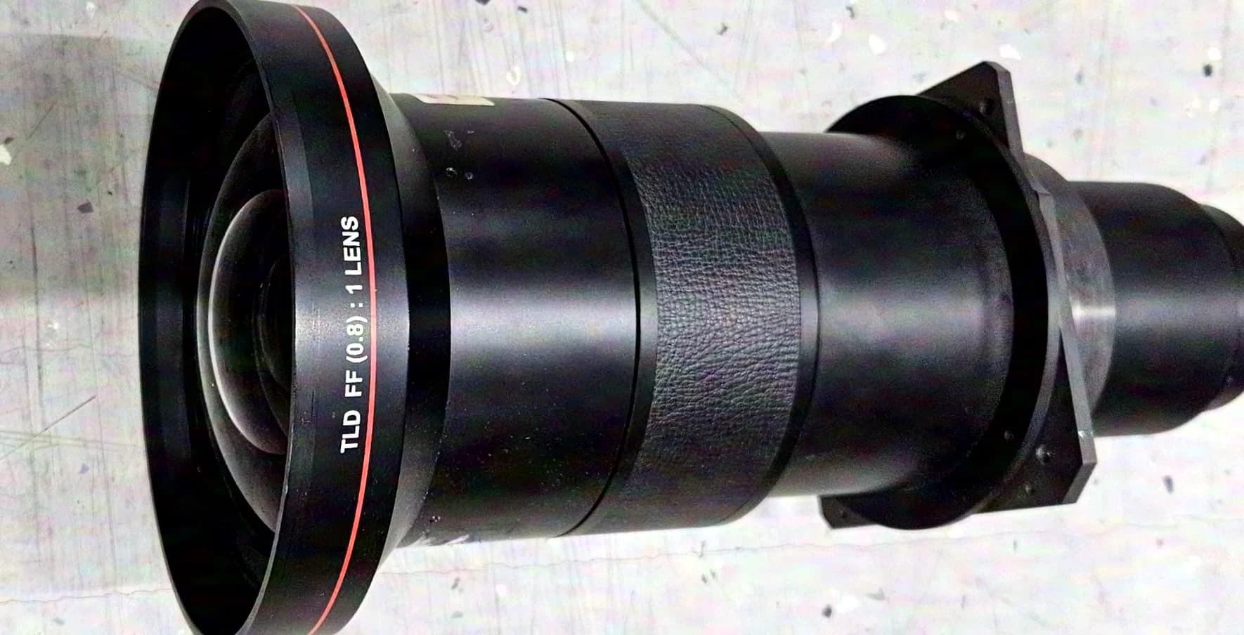 Barco TLD FF lens 0.8:1
