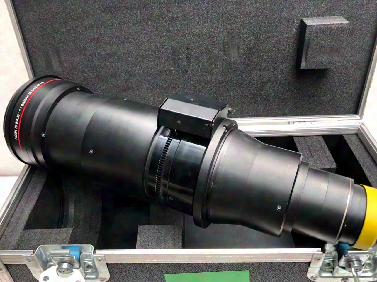 Barco XLD Lens 8.1-12.4 SXGA+ / 5.5-8.5 HD2K