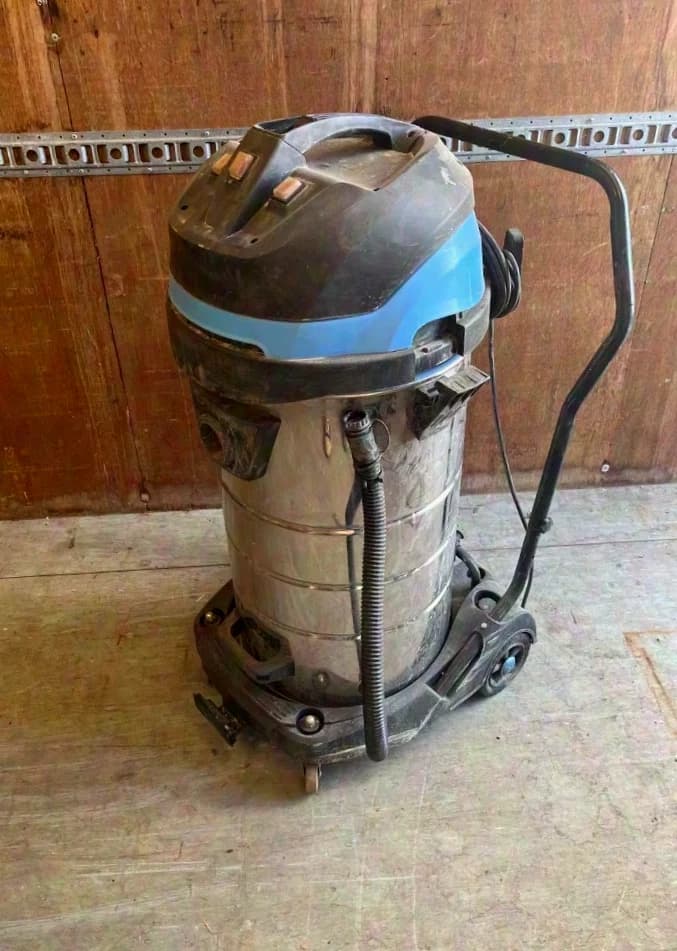 Bautec Industrial Vacuum Cleaner 100L 3.400 Watt Wet & Dry Vacuum Cleaner