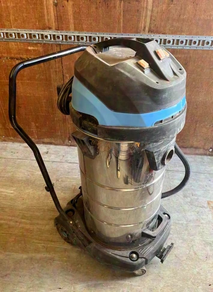 Bautec Industrial Vacuum Cleaner 100L 3.400 Watt Wet & Dry Vacuum Cleaner