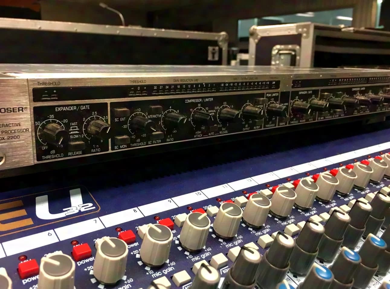 Behringer Composer Pro