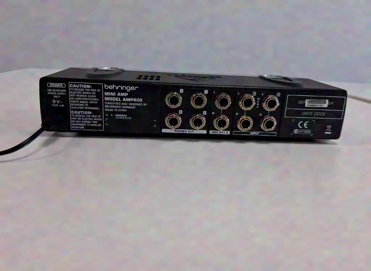 Behringer Mini Amp AMP800