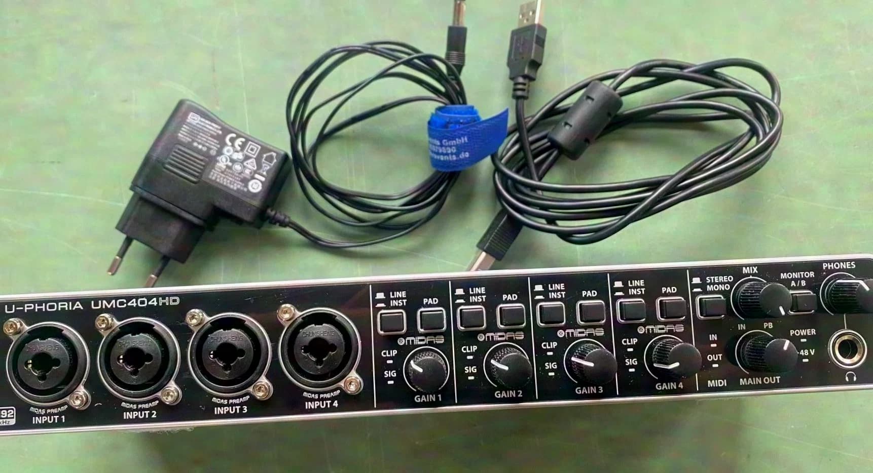 Behringer U-PHORIA UMC404HD