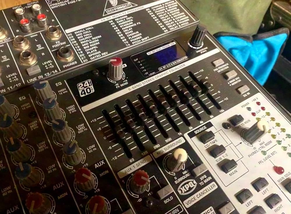 Behringer XENYX1832Fx