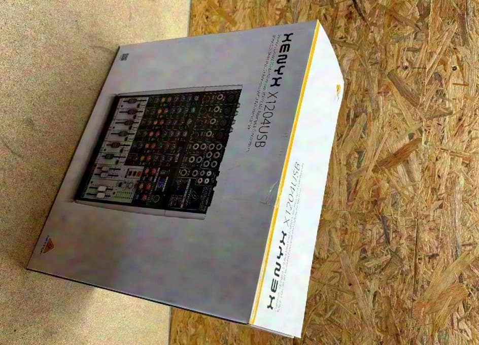 Behringer Xenyx x1204 USB Mixer